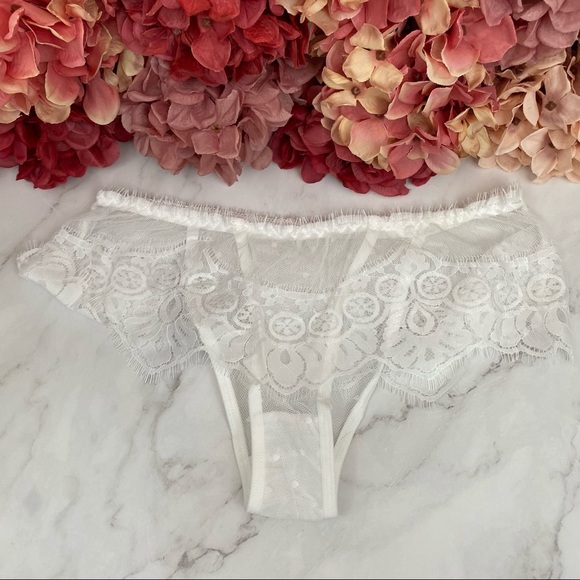 Boho White Lace Camisole & Panties Lingerie Set - Picture 8 of 16